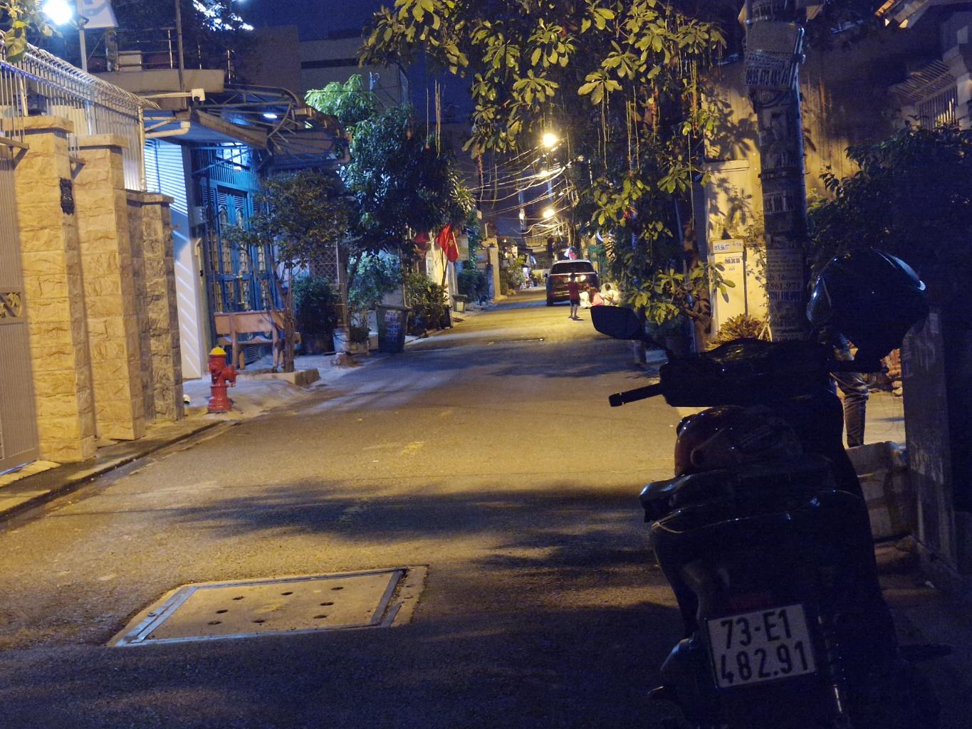 Bán nhà mặt tiền 1 tệt 1 lửng 1 lầu 6x25m giá  8,8 tỷ Đường Trưng Mỹ Tây 01 15986327