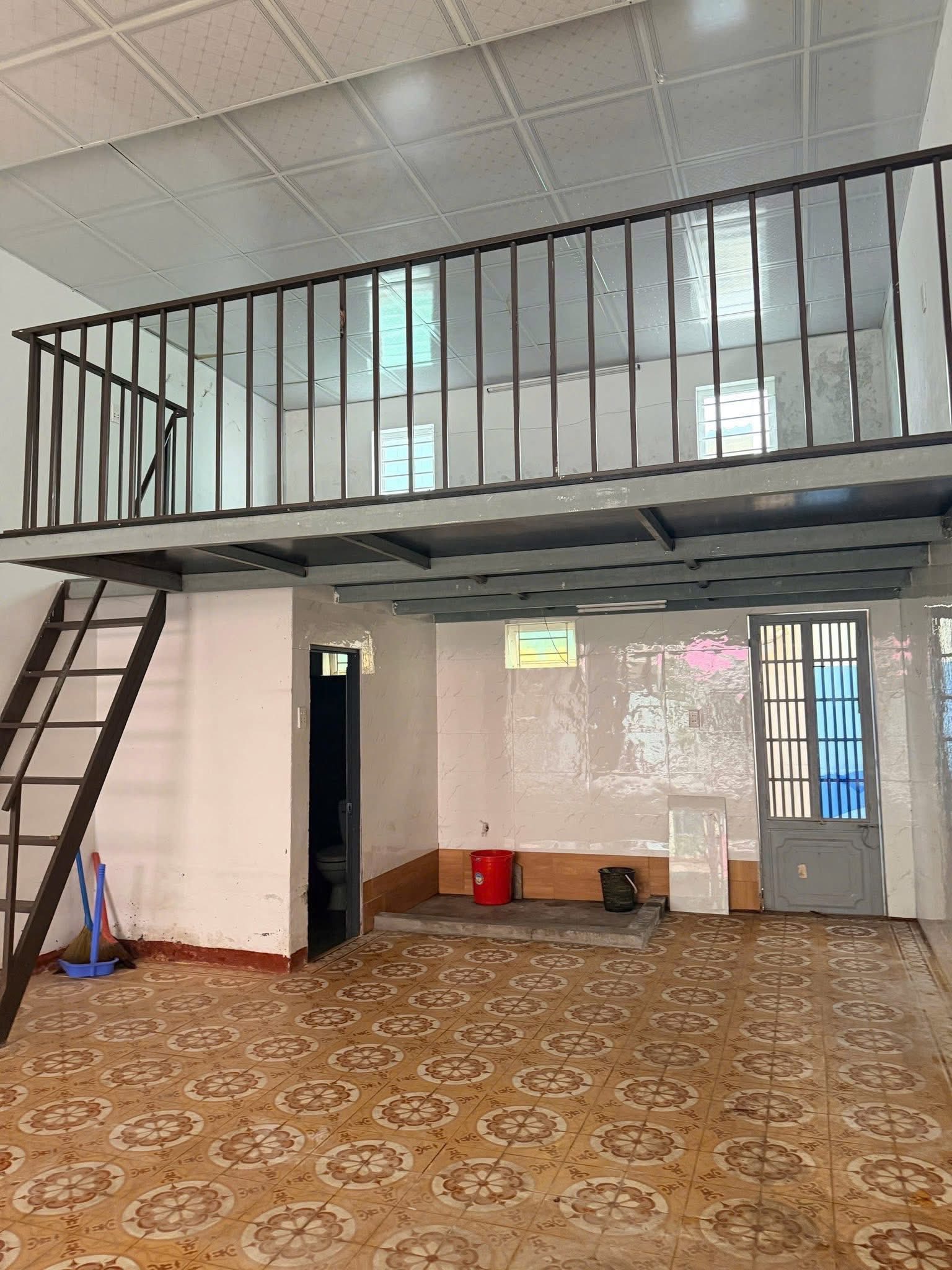 🔴💥Bán nhà C4 Gác lững mặt tiền đường Đặng Dung - thông Âu Cơ 15986443