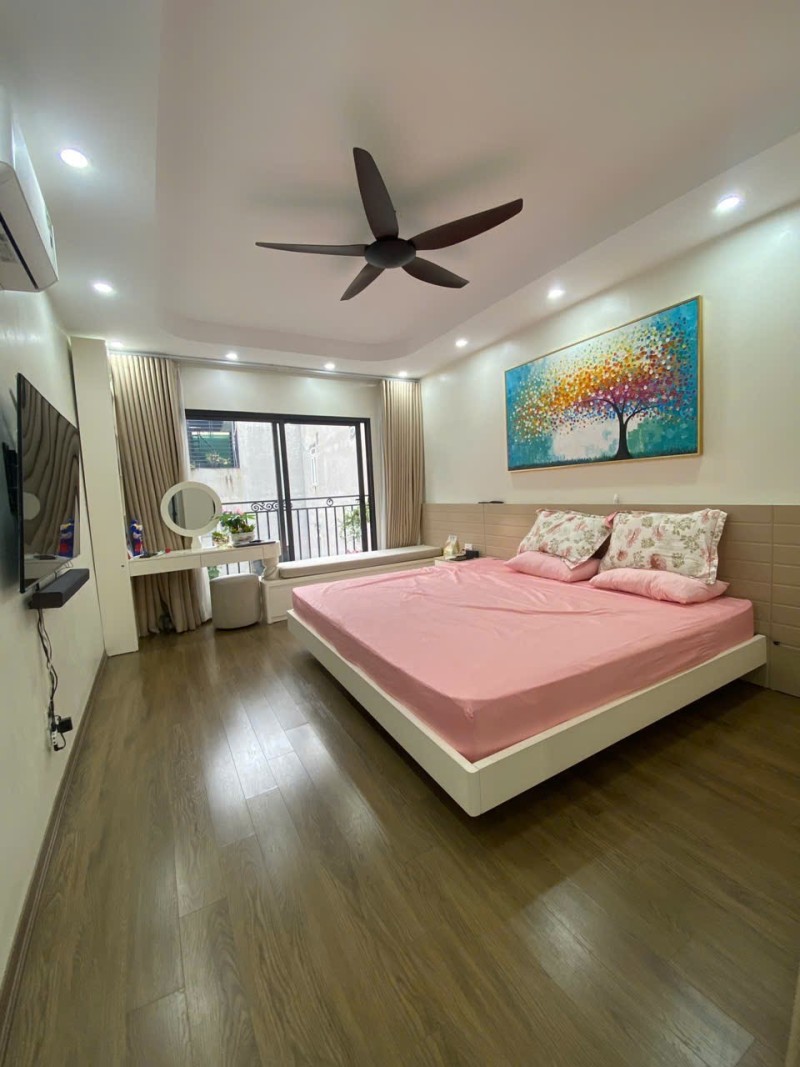 BÁN NHÀ NGỌC LÂM – LONG BIÊN  LÔ GÓC – Ô TÔ VÀO NHÀ 15986450