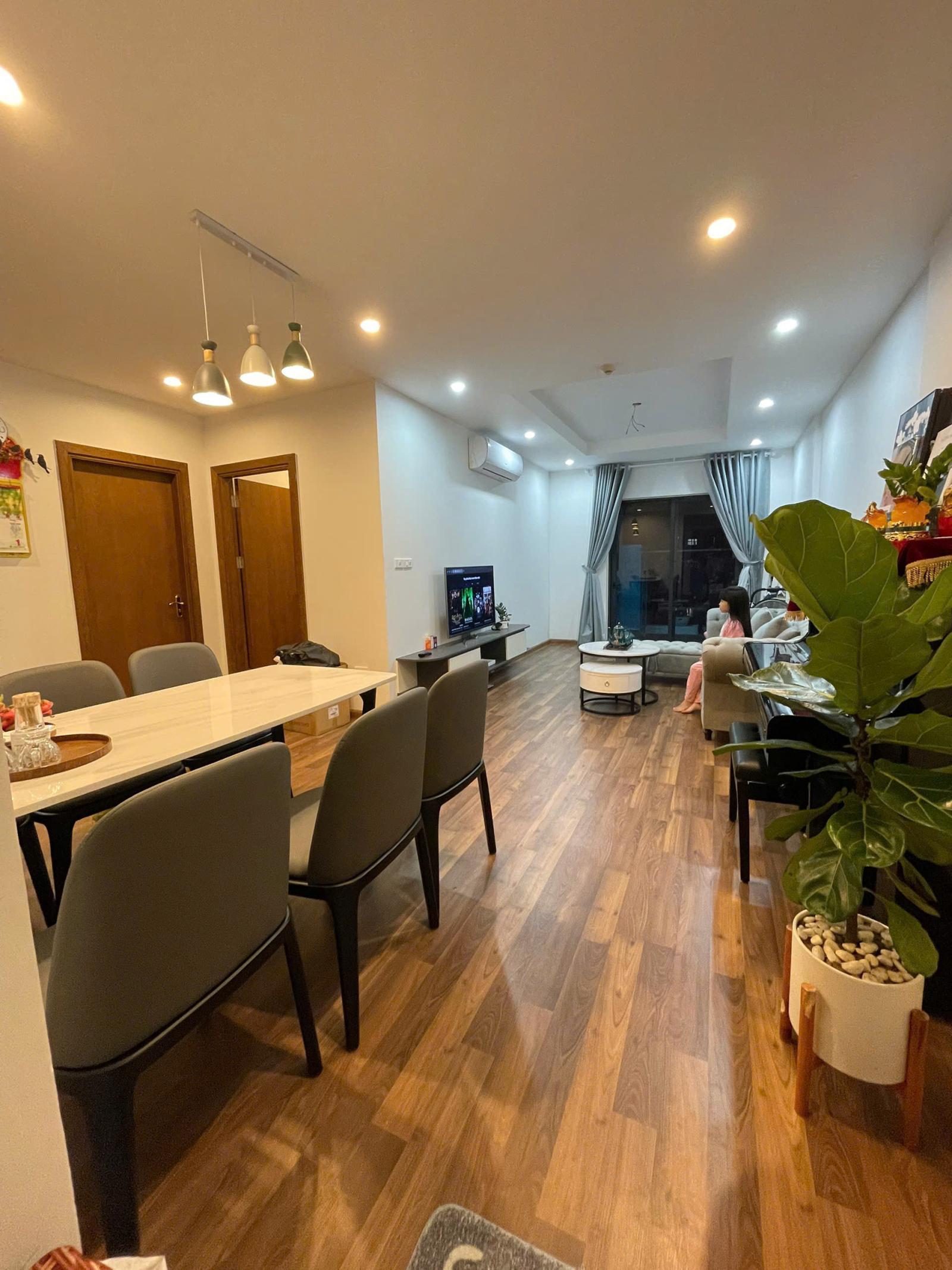 Người thân gửi bán căn hộ gia đình đang ở rất giữ gìn - 3PN 99m² Goldmark City với giá 8 tỷ.



 15986562