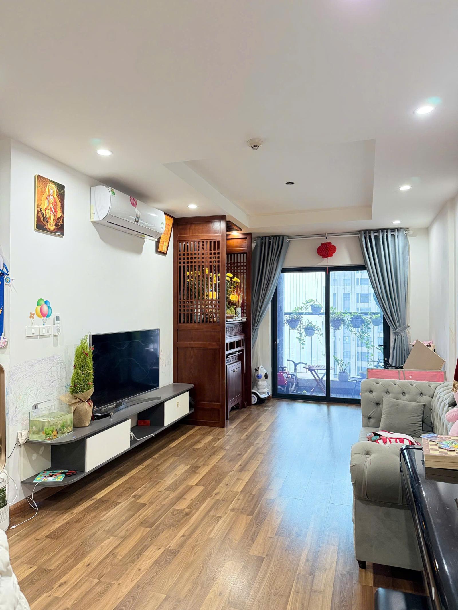 Người thân gửi bán căn hộ gia đình đang ở rất giữ gìn - 3PN 99m² Goldmark City với giá 8 tỷ.



 15986562