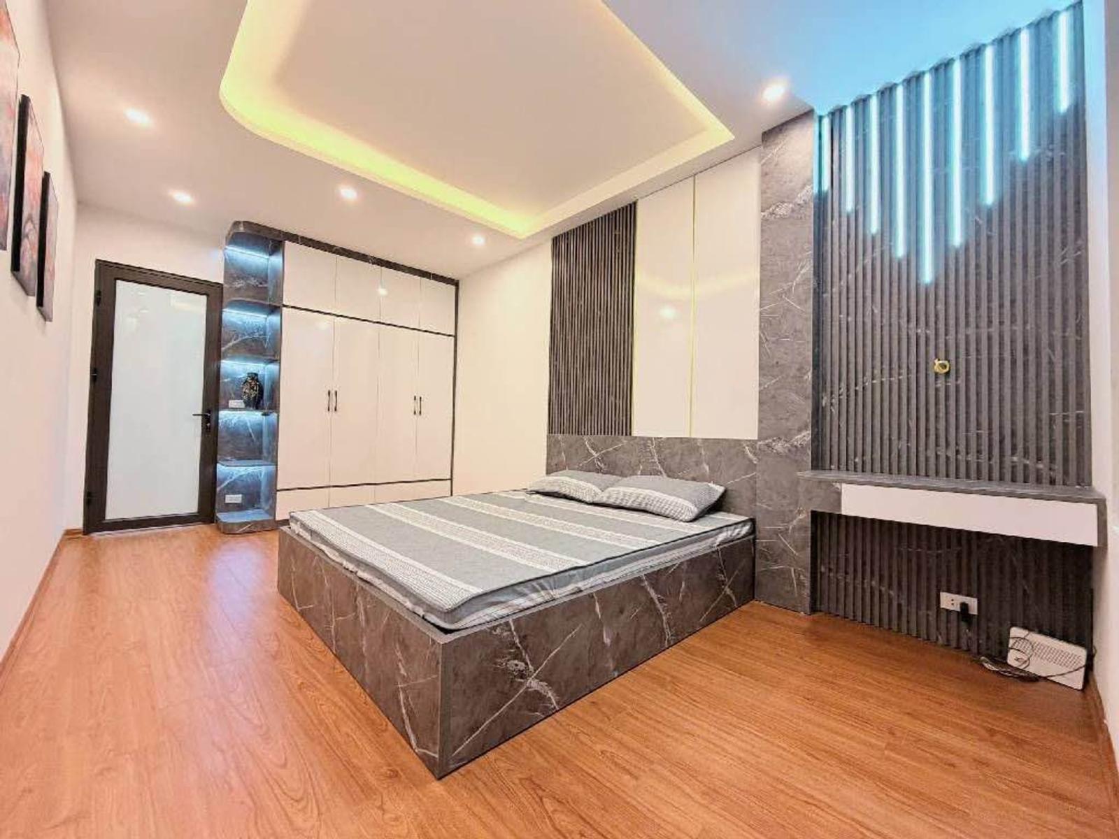 TRƯƠNG ĐỊNH - NHÀ 5 TẦNG -GẦN BÁCH KINH XÂY - 7.95 TỶ 15986634