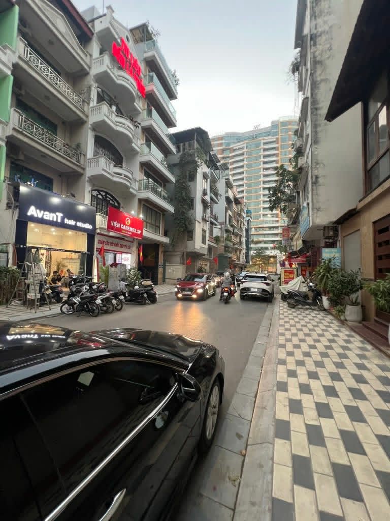 Bán nhà 6 tầng mặt phố Trích Sài, diện tích 33m2,giá 24,5 tỷ 15986657