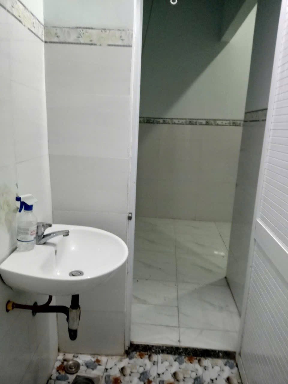 BÁN NHÀ HẺM LƯƠNG ĐÌNH CỦA GẦN NHÀ THỜ CHỢ MỚI P.TÂY NHA TRANG 15986660