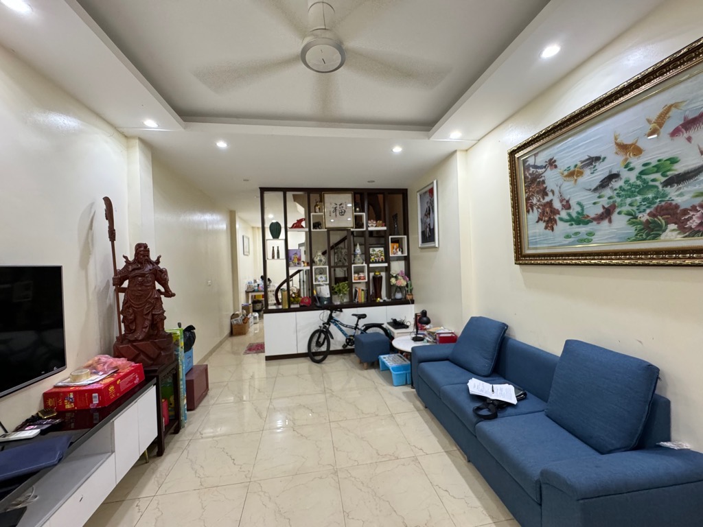 bán nhà ngõ 424 ngọc thuỵ 42m x 4T, oto vào nhà chỉ hơn 7t còn tl 15986736