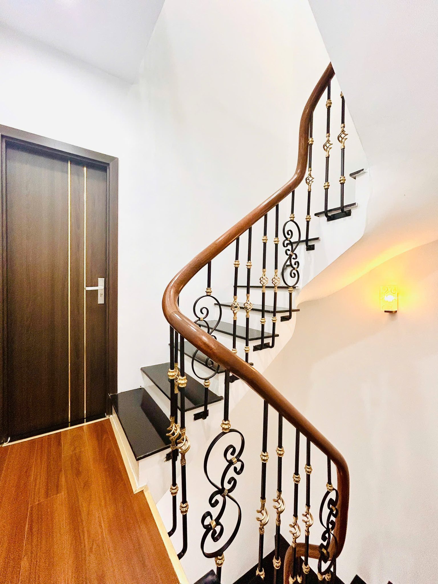 CẦN BÁN NHÀ PHỐ QUAN NHÂN - 33M2 - 5 TẦNG - MT 3.2- GIÁ 8.15 TỶ 15986761
