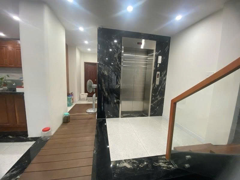 Bán nhà Biệt thự mini Hoàng Văn Thụ - gần Hồ Văn Huê, 7,5x14m, 5 Tầng - 5PN, hạ 16,8 tỷ. 15986898