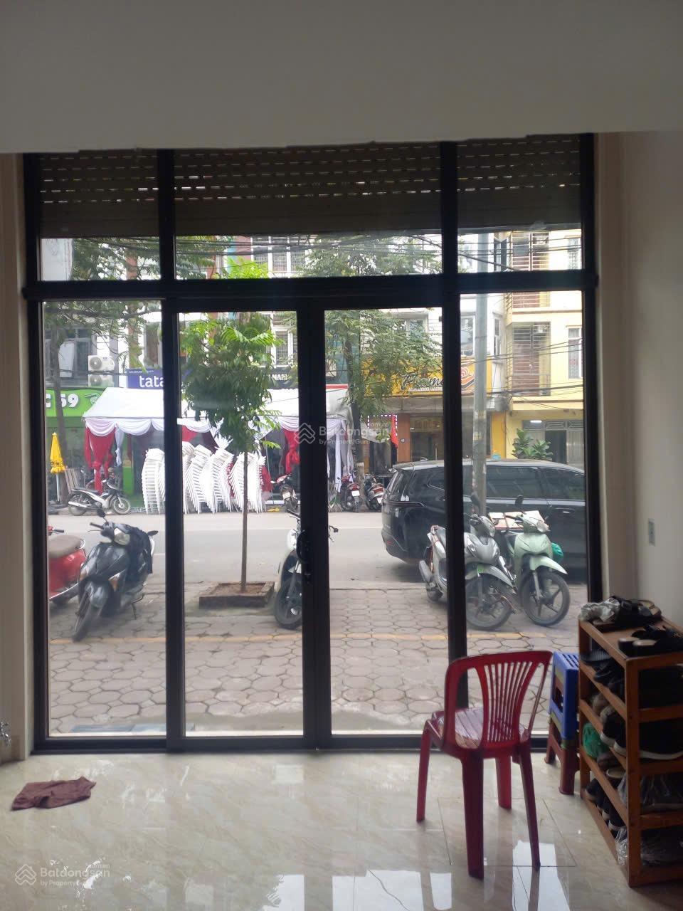 Bán gấp nhà mặt phố dương văn bé 60 m2, mặt tiền rộng 3x tỷ. chính chủ,sổ đầy đủ 15986904