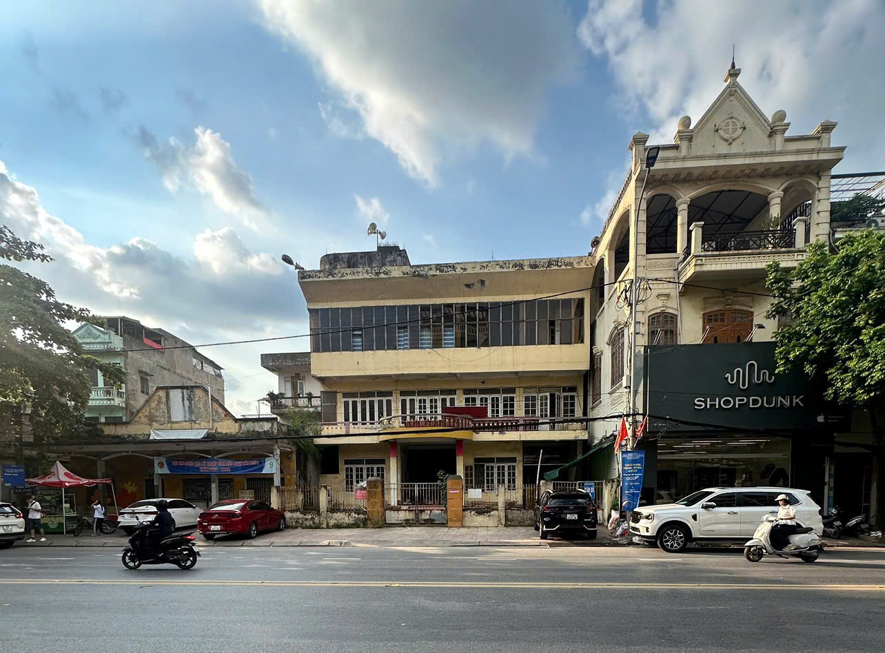 CẦN CHO THUÊ NHÀ 3 TẦNG SỐ 38 MINH KHAI (ĐÔNG NGÀN) - TỪ SƠN - BẮC NINH 15986961