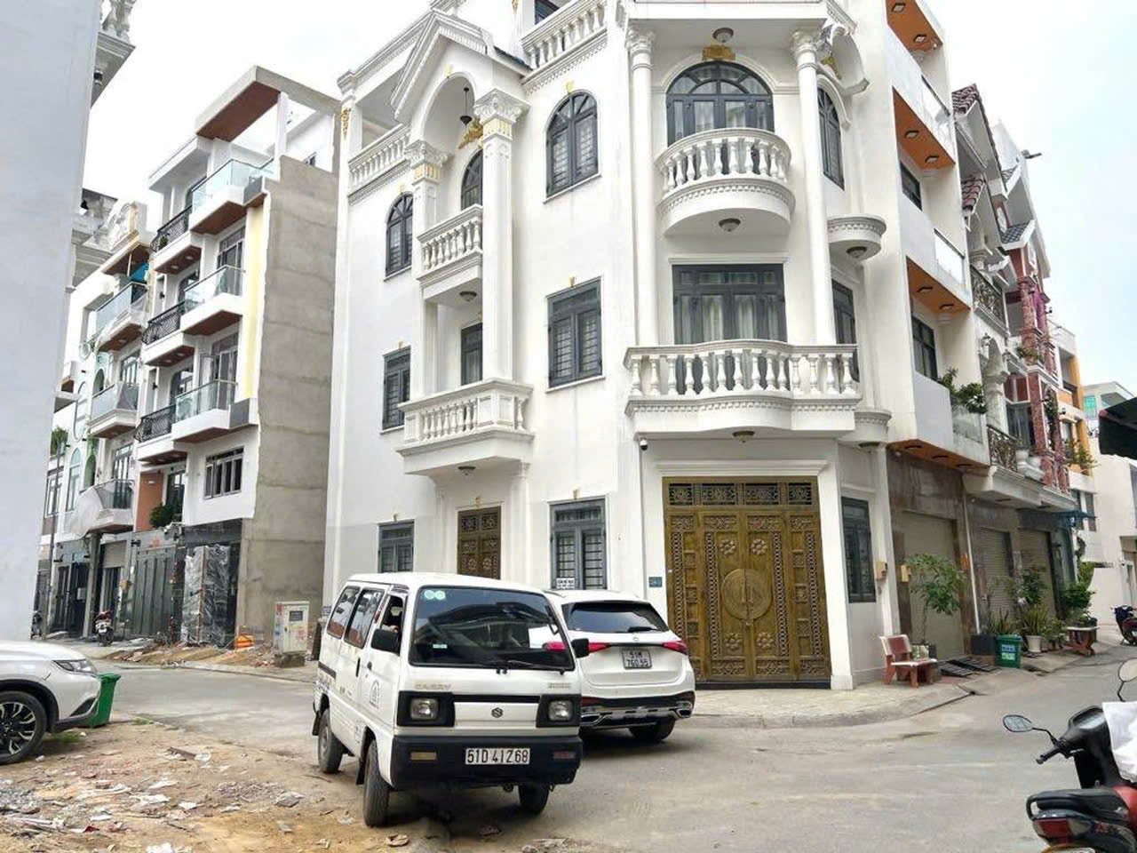 SIÊU PHẨM - PHƯỜNG BÌNH HƯNG HOÀ B - QUẬN BÌNH TÂN - HẺM 7M - 6 PHÒNG 6WC - GIÁ 5TỶ68 15987008