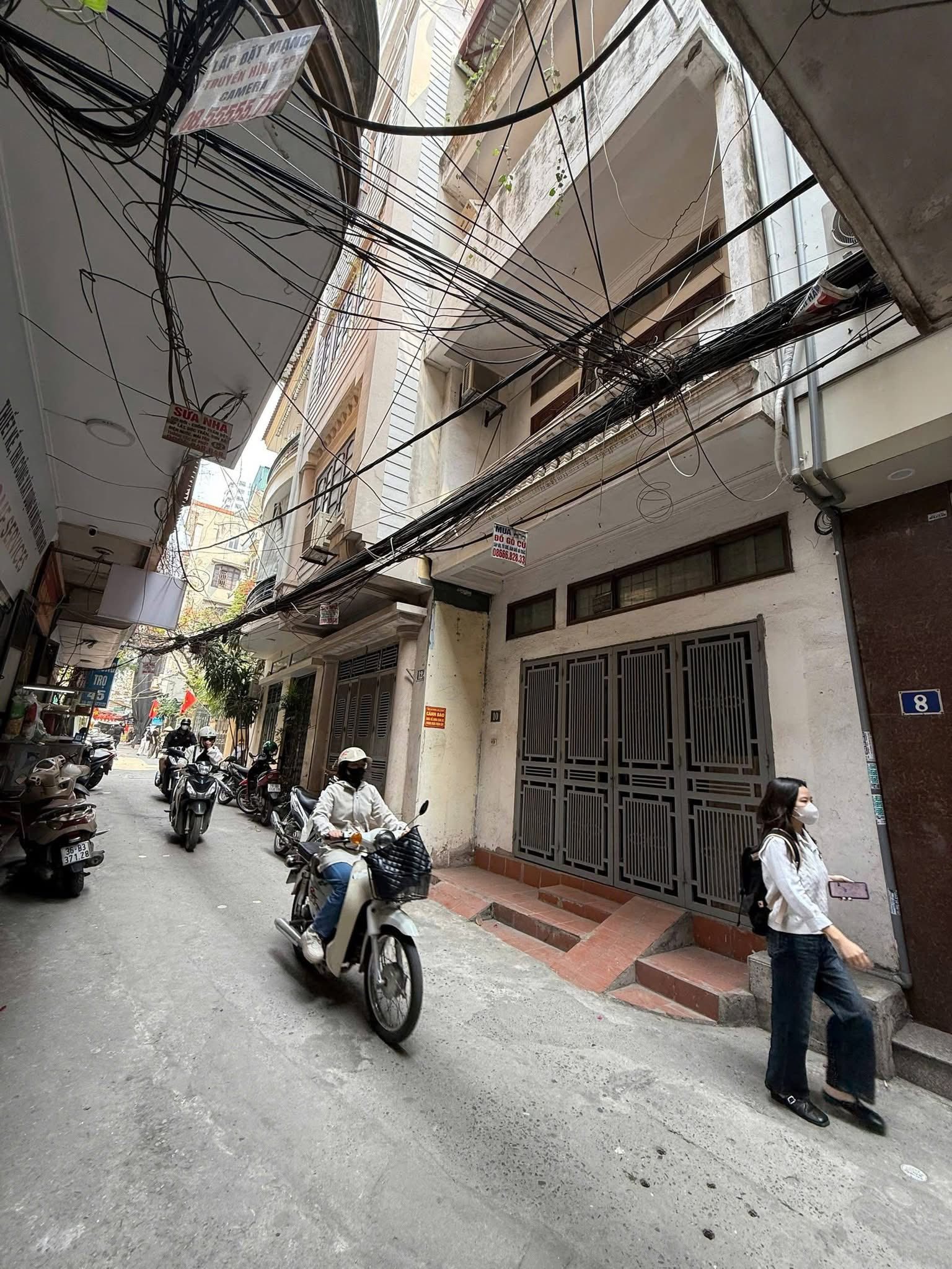 CẦN BÁN NHÀ PHỐ NGUYỄN CHÍ THANH - 29M2 - 4 TẦNG - MT 4.3- GIÁ 11.5 TỶ 15987018