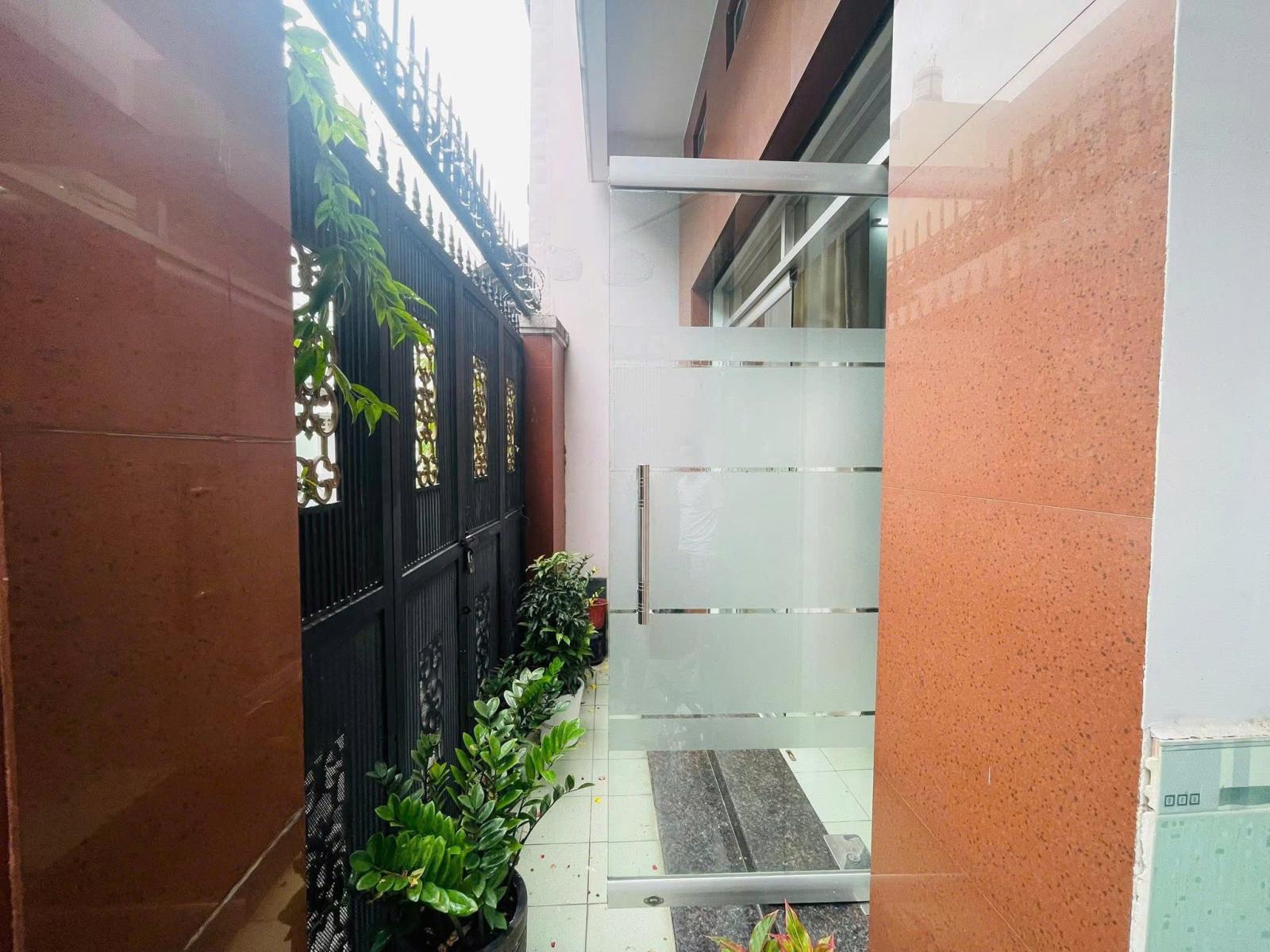Bán nhà HXH 6m Cách Mạng Tháng Tám - gần Phạm Văn Hai, 6x10m, 3 Tầng - 4PN, 8,3 tỷ. 15987035