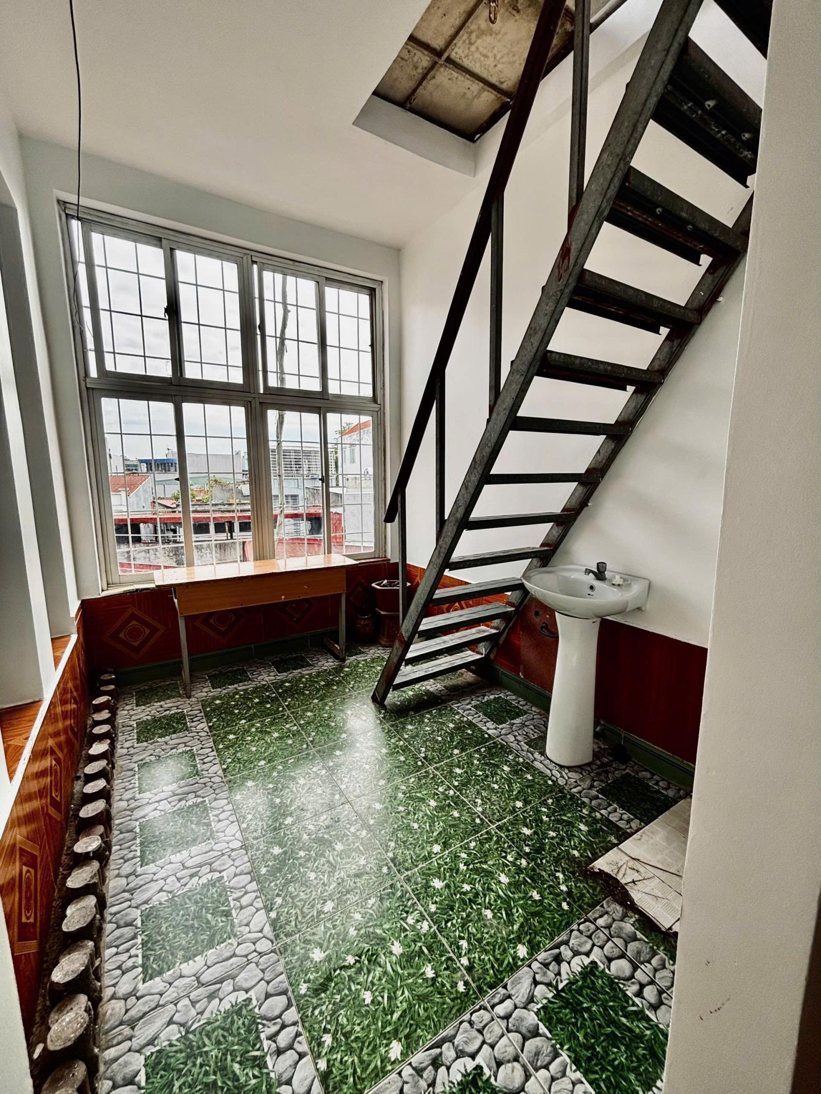 SIÊU PHẨM NHÀ 3,5 TẦNG – TRUNG TÂM 191 ĐÀ NẴNG. GIÁ CHỈ HƠN 2 TỶ – VỊ TRÍ KHÔNG THỂ ĐẸP HƠN 15987090