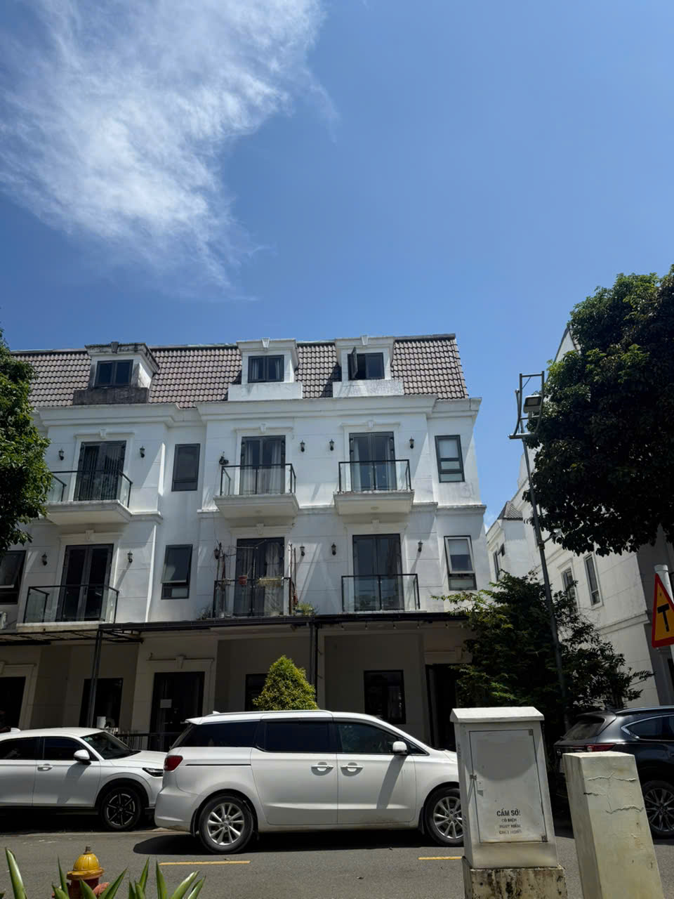 Chính chủ cần bán nhà phố Sim City Q9 15987142