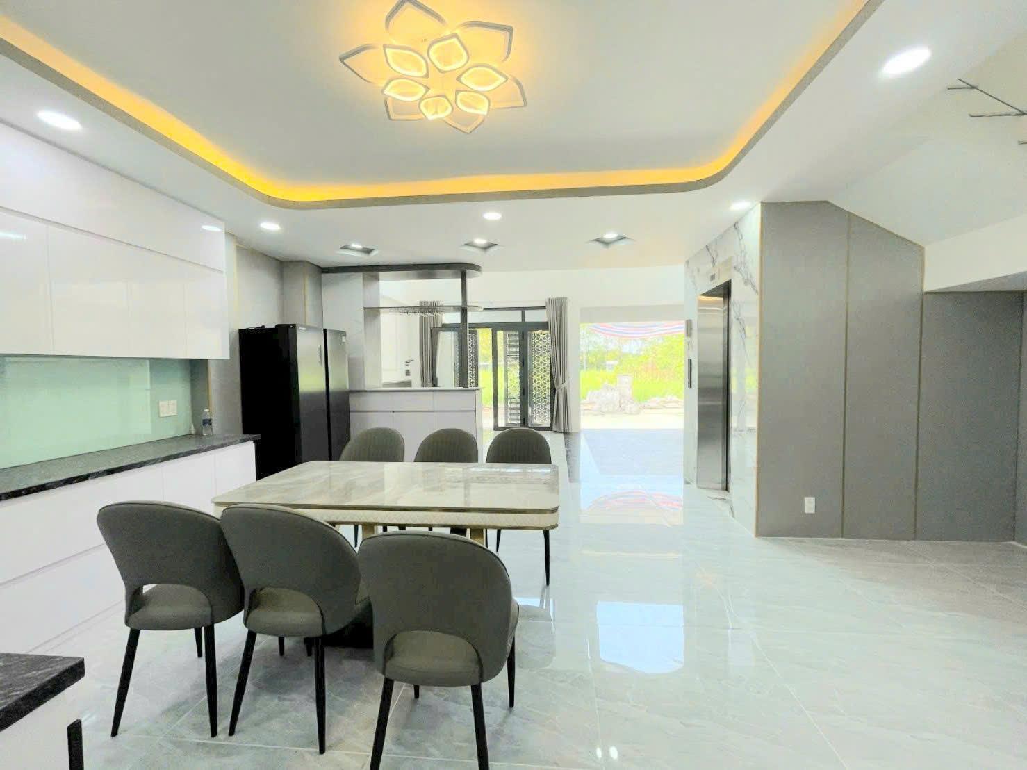 NHÀ MỚI 5 TẦNG, XE HƠI ĐẬU TRONG NHÀ, 7X12M, FULL NỘI THẤT 15987159