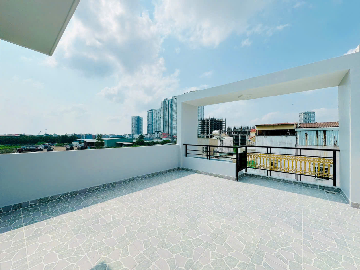 Siêu phẩm 4 tầng Q7 sát Phú Mỹ Hưng, SHR hoàn công đủ, giá 5.99 tỷ 15987160