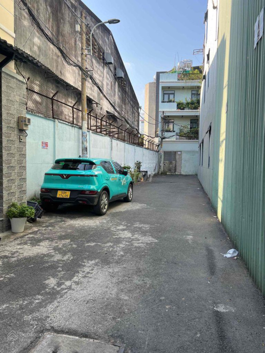 Tôi cần bán gấp căn nhà HXH 6m Nguyễn Văn Lượng, P17, DT: 4.2x15m, KC: 2 lầu, GIÁ: 8.5 tỷ còn TL 15987174