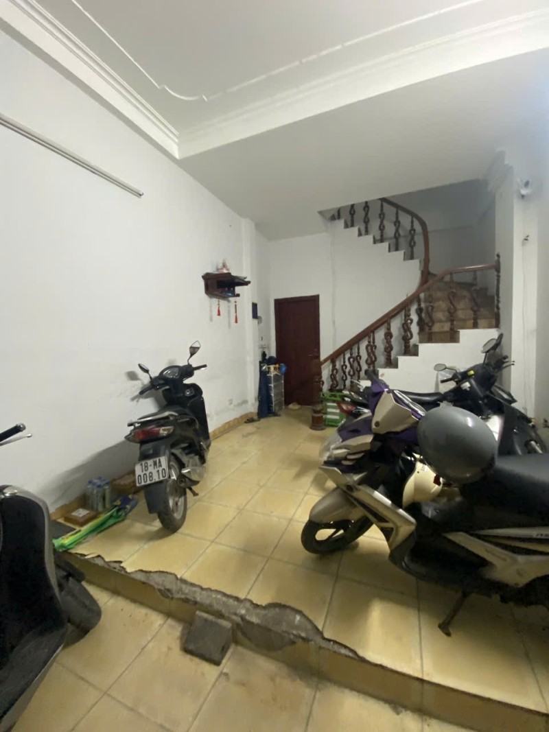 NHÀ 5 TẦNG GIÁP BÁT – DÒNG TIỀN 200TR/NĂM – MUA LÀ KHAI THÁC NGAY 15987236