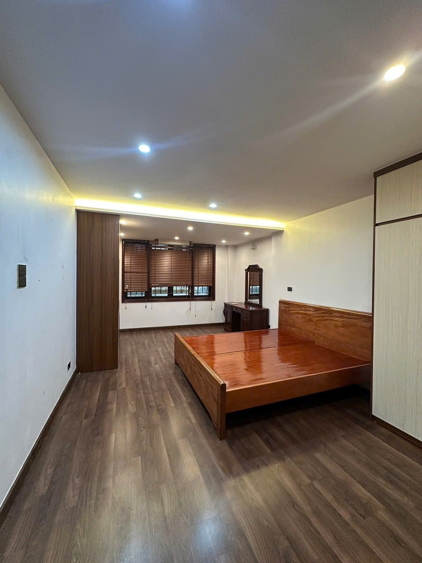 LẠC LONG QUÂN/ TÂY HỒ - PHONG THUỶ ĐẸP - VƯỢNG KHÍ - Ở LÀ PHÁT- NGÕ 3 GÁC - GIÁ: 13.9 TỶ 15987238