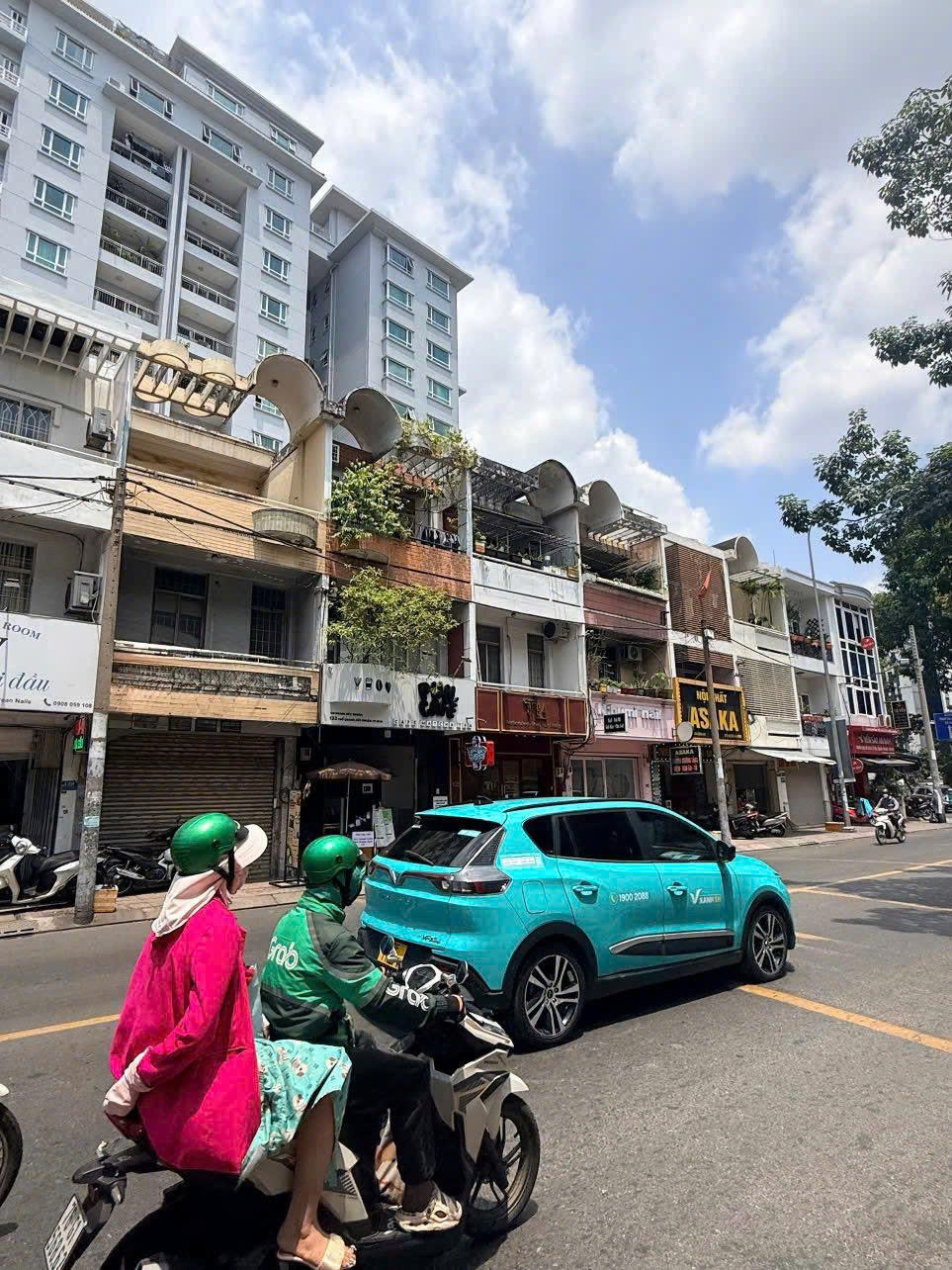 Bán nhà Mặt tiền Phổ Quang - gần Hồ Văn Huê, 4x17m, 3 Tầng cũ, tiện sửa, chỉ 19,6 tỷ. 15987279