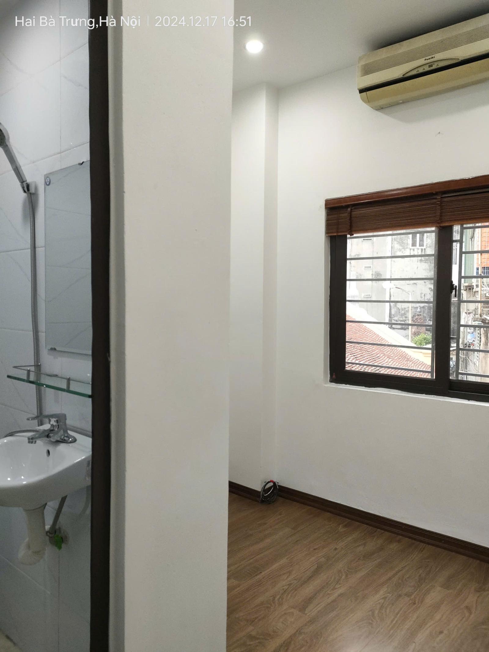 Bán gấp giá rẻ Tân Mai 10m/15m, 5 tầng, mặt tiền 2.6m, 2.35 tỷ Hoàng Mai 15987320