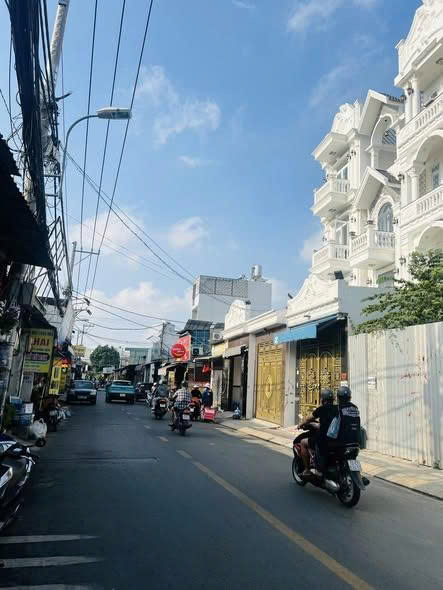 MẶT TIỀN HIỆP THÀNH 17 – NGANG 4M – XÂY 4 TẦNG – ĐỐI DIỆN TÒA VP LỚN 15987338
