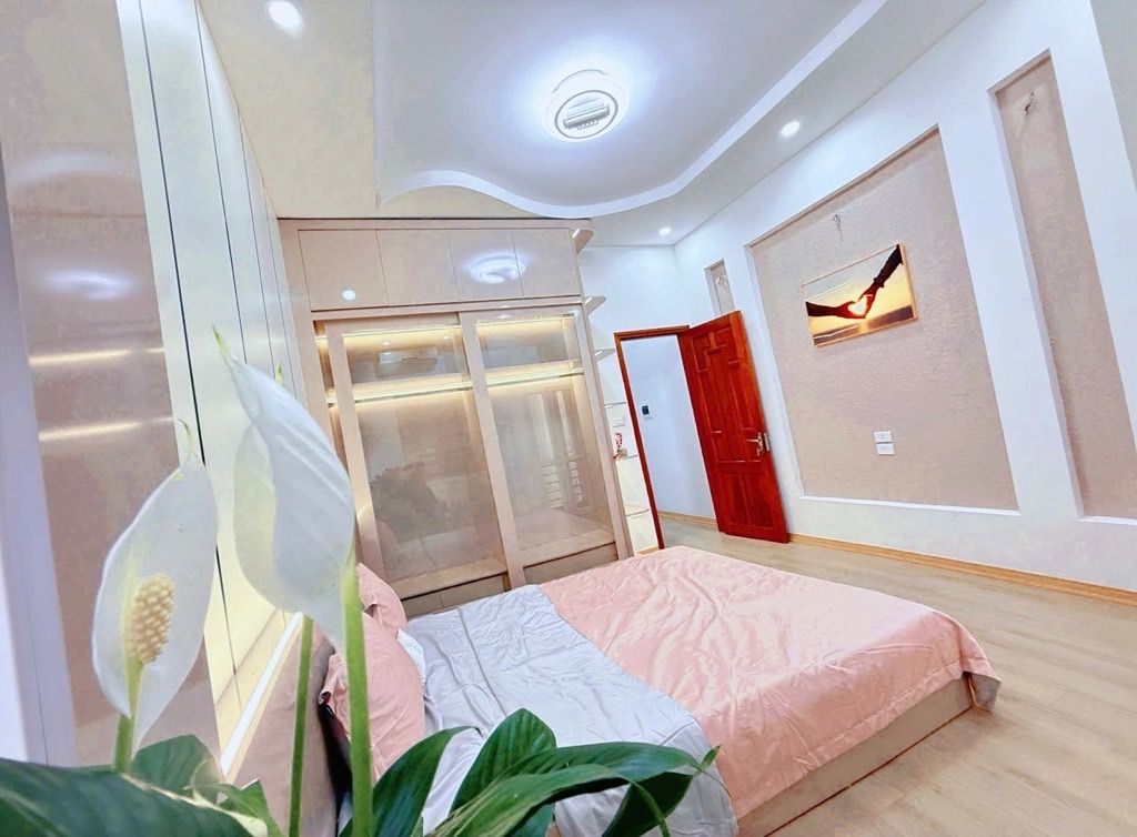 nguyễn khánh toàn 50m x6 tầng 14,860 tỷ nhà đẹp,cách ô tô 20m,kinh doanh 15987383