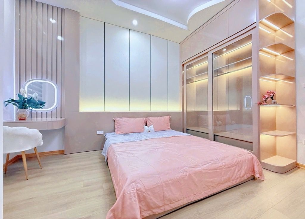 nguyễn khánh toàn 50m x6 tầng 14,860 tỷ nhà đẹp,cách ô tô 20m,kinh doanh 15987383