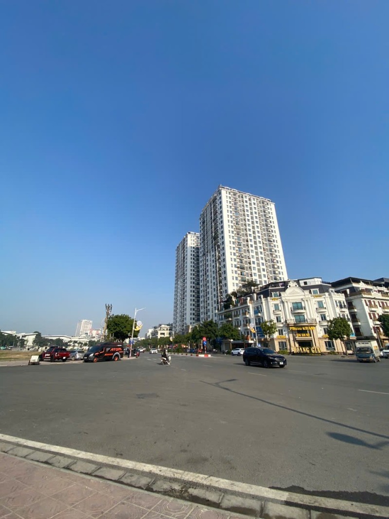 BÁN ĐẤT HỒNG TIẾN – LONG BIÊN  VỊ TRÍ NGÃ 4 VÀNG 15987402