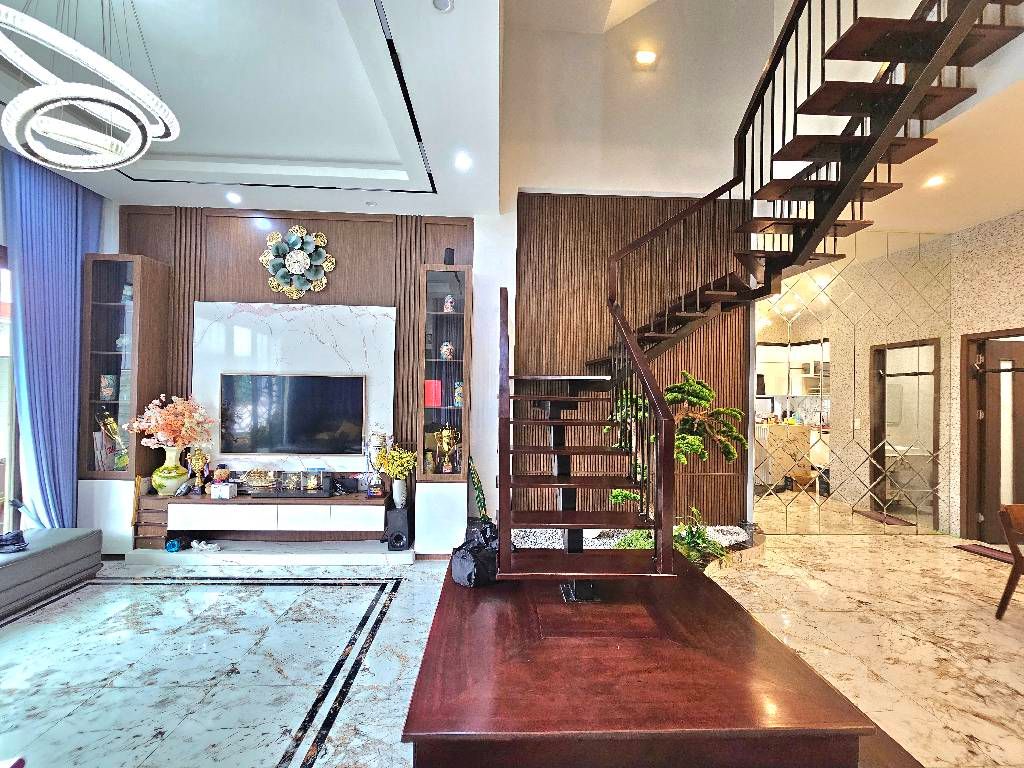 Bán nhà Kim Mã, 85m2, ô tô vào nhà, khu trung tâm, nhà đẹp ở ngay, chỉ 25 tỷ 15987468