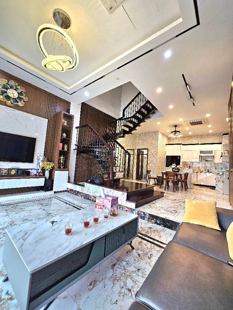 Bán nhà Kim Mã, 85m2, ô tô vào nhà, khu trung tâm, nhà đẹp ở ngay, chỉ 25 tỷ 15987468