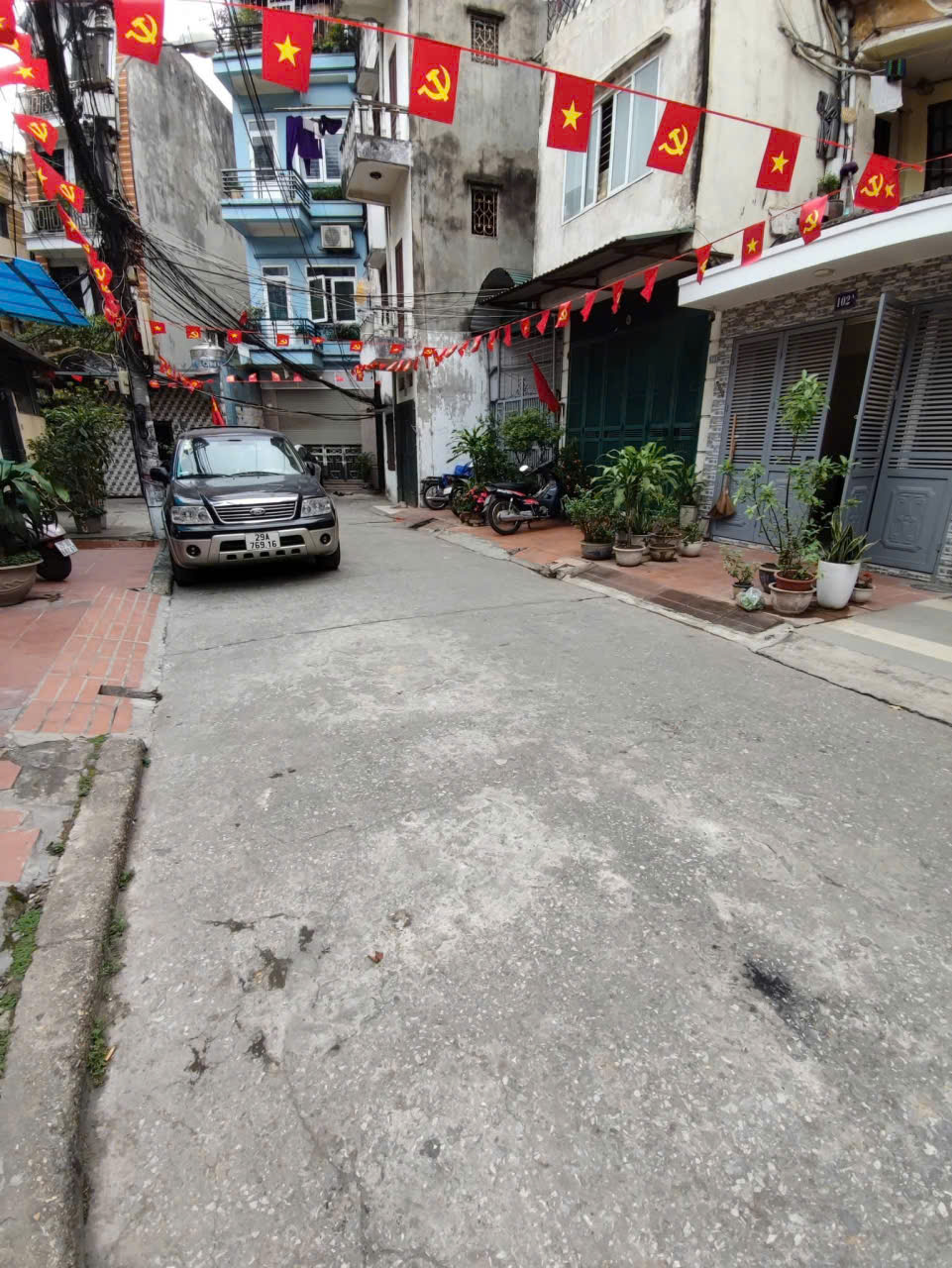 CHO THUÊ NGUYÊN CĂN TRƯƠNG ĐỊNH, NHÀ MỚI, Ô TÔ ĐỖ CỬA, LÀM VĂN PHÒNG 42M 3T, 15TR 0903258273 15987474