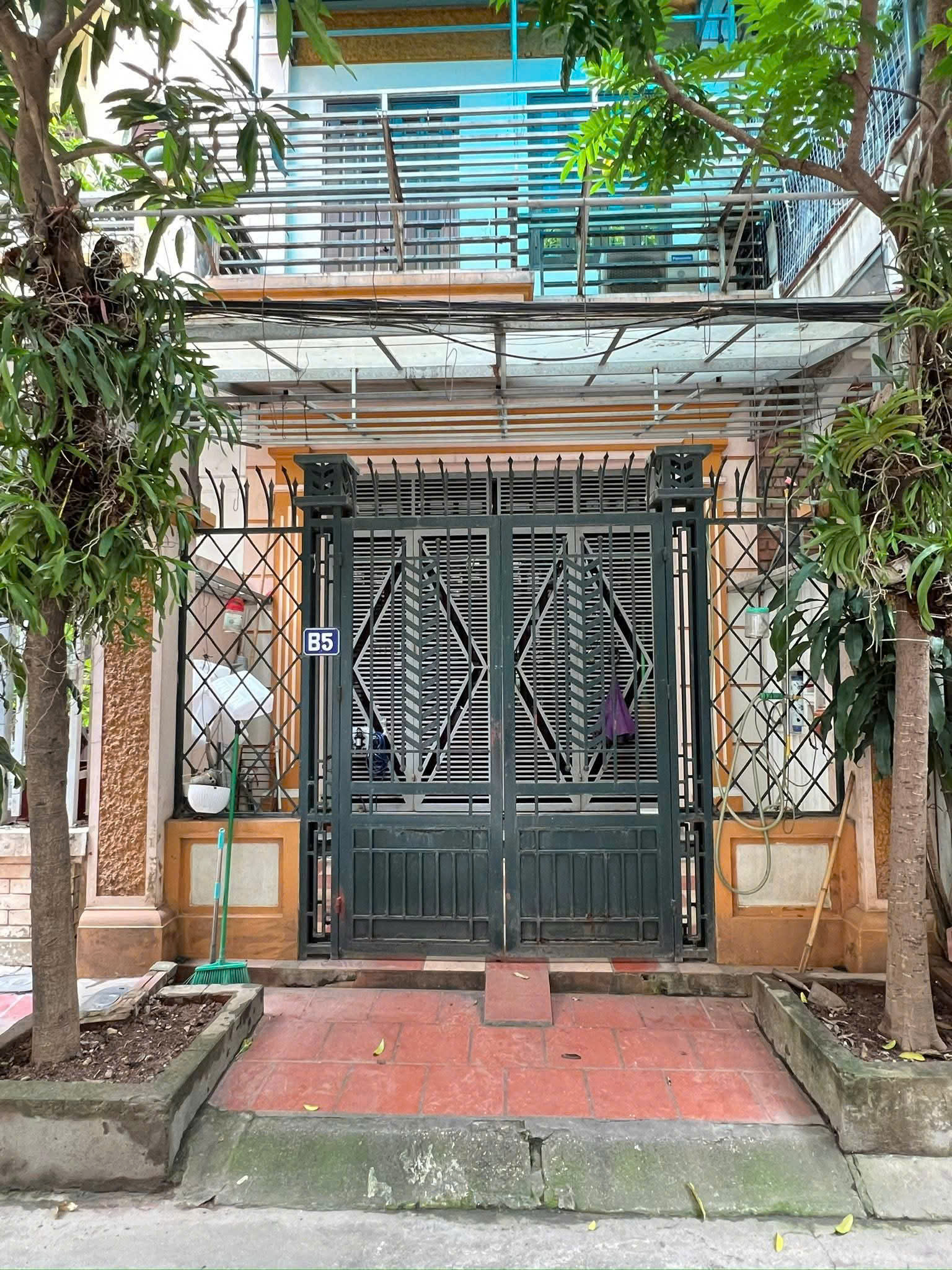 CHO THUÊ NGUYÊN CĂN KHƯƠNG TRUNG, Ô TÔ ĐỖ CỬA, ĐỦ ĐỒ CƠ BẢN, 42M 3T 12TR 0903258273 15987475