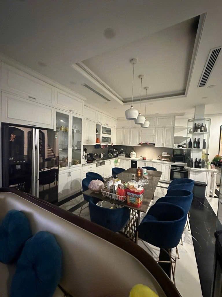 BÁN GẤP NHÀ PHỐ VÍP THỤY KHUÊ 95M 4T MT 10M GIÁ 82 TỶ  NGÕ THÔNG-TRƯỚC NHÀ Ô TÔ TRÁNH 15987497