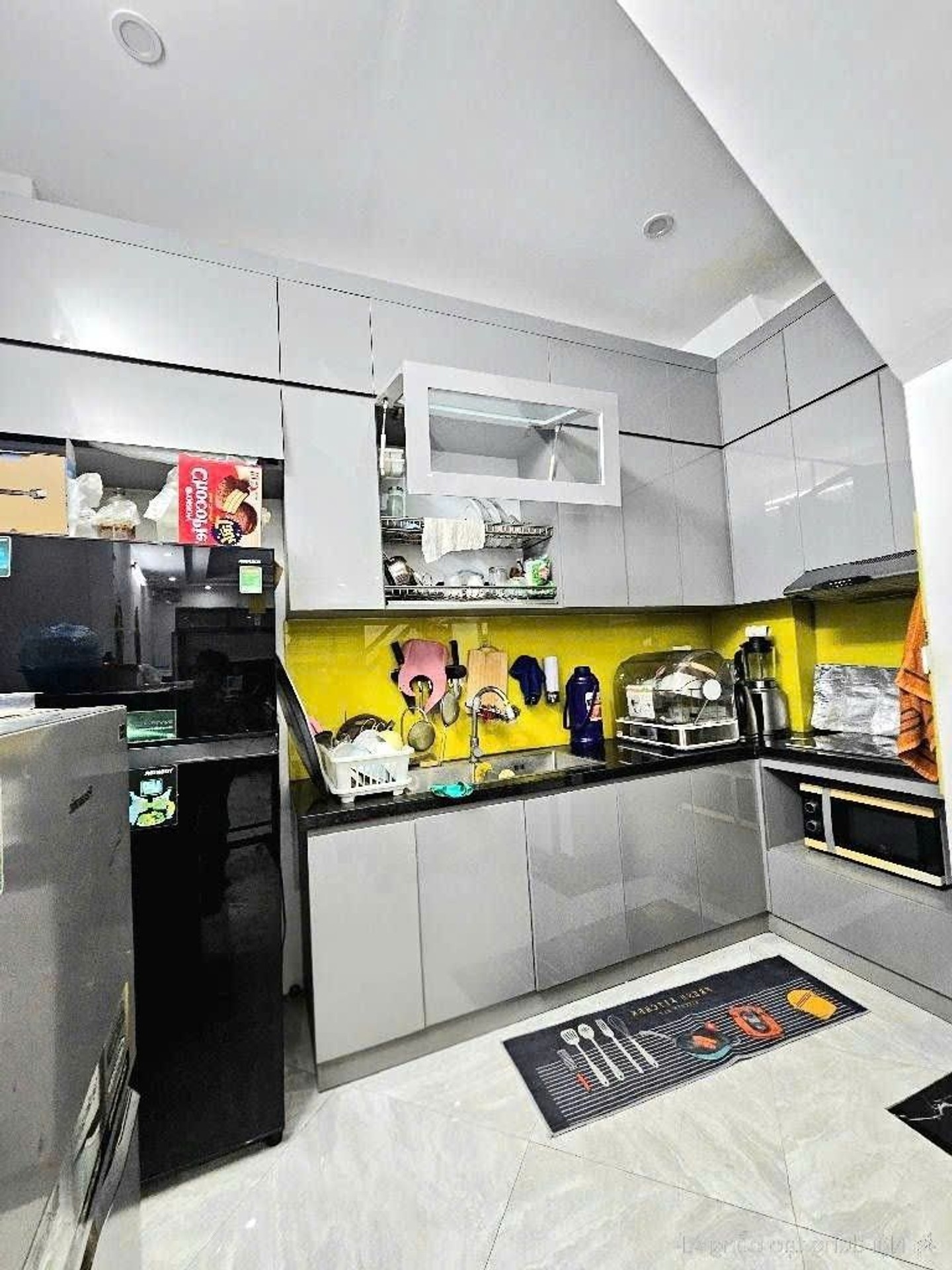 BÁN NHÀ TÂN MAI - MẶT NGÕ THÔNG Ô TÔ QUA LẠI - KINH DOANH MẠNH - KHU DÂN TRÍ CAO THÂN THIỆN.
  15987531