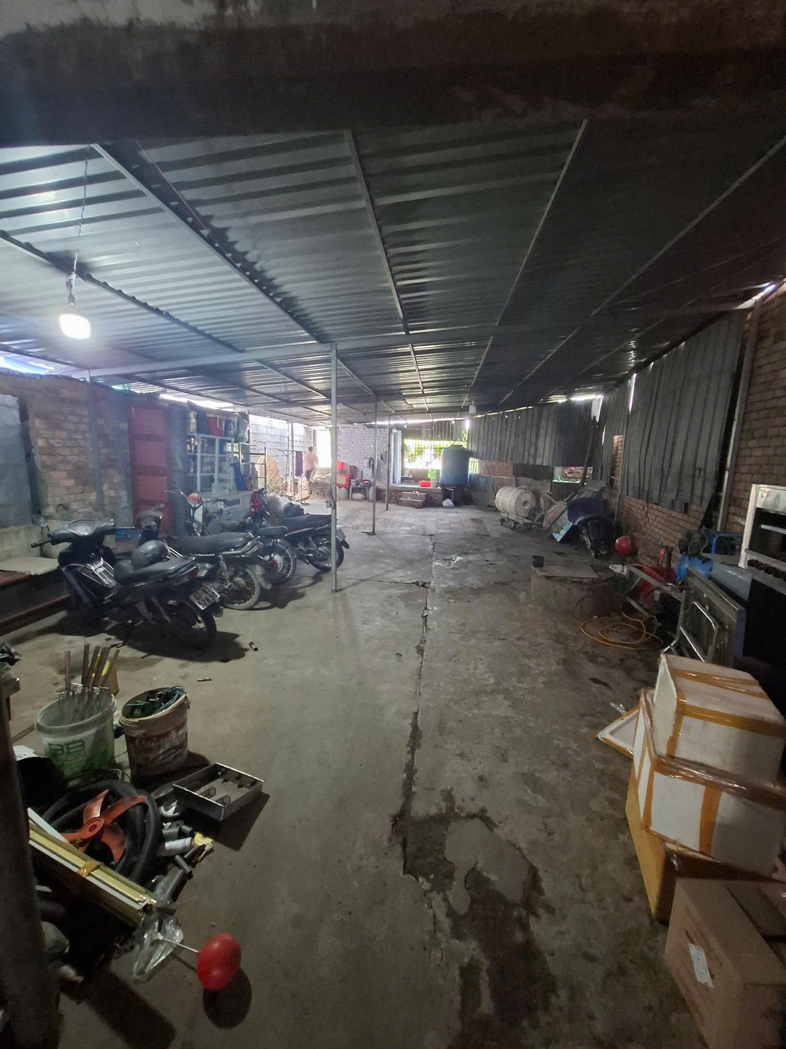 Bán nhà kho 200m2 mặt tiền đường Nguyễn Ái Quốc chỉ 5,9 tỉ 15987536