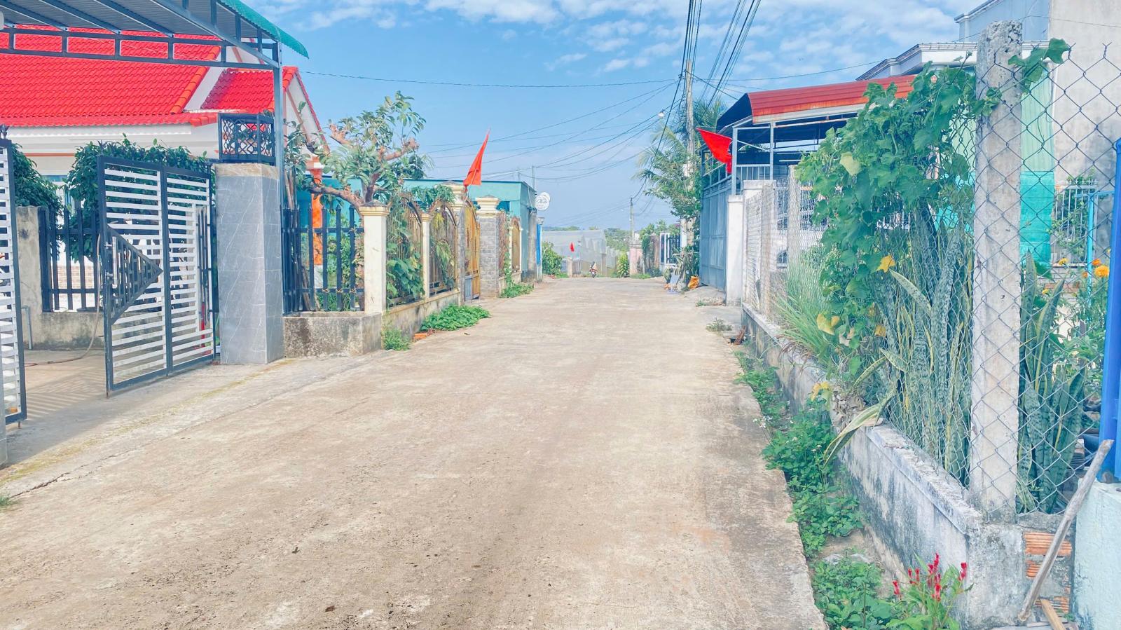 Bán nhà 1 trệt 1 lầu kiên cố hẻm ql20, ninh gia, đức trọng cũ, lâm đồng 15987564