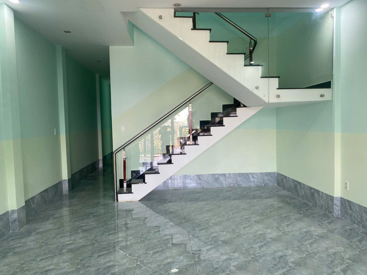 Bán nhà 1 trệt 1 lầu kiên cố hẻm ql20, ninh gia, đức trọng cũ, lâm đồng 15987564