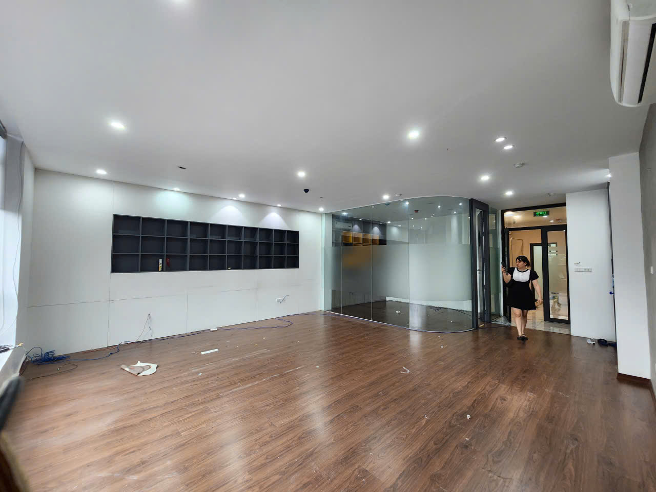 Cho thuê sàn văn phòng DT 60m2, 120m2 view hồ Hoàng Cầu, Đống Đa, Hà Nội 15987572