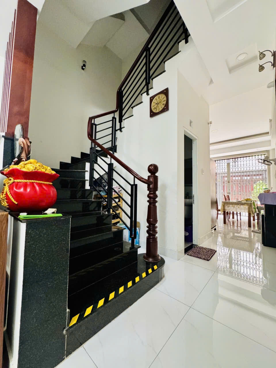 Bán Nhà HXH 6m Trịnh Đình Trọng - 4 tầng - 4x13m Giáp Q11 15987582