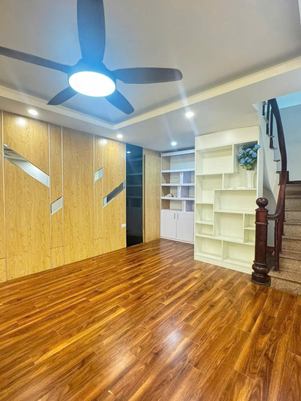 Chính chủ bán nhà số 9 ngõ 1-32 Phố Thiên Hiền - Nhà 5,5 tầng hiện 3 phòng ngủ khép kín 15987592