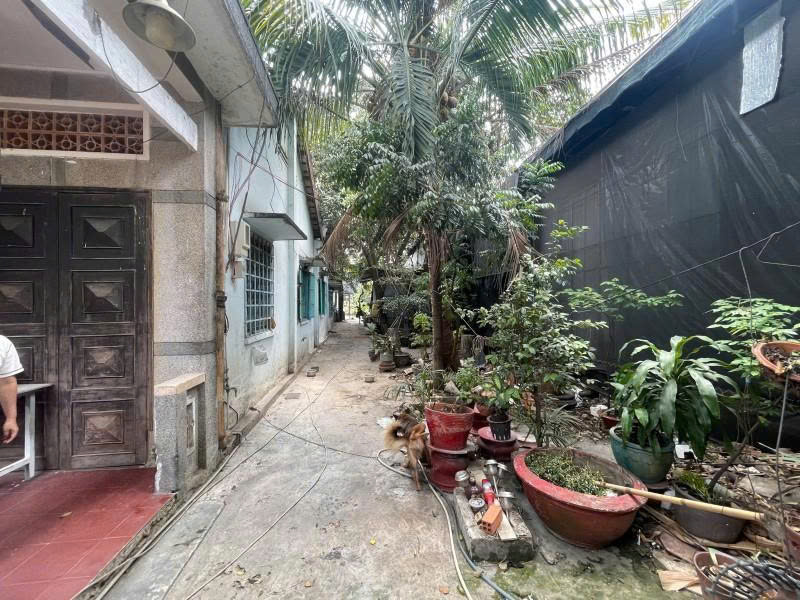 Bán nhà Cấp 4 - 1 Đời chủ - Mặt tiền Nguyễn Hữu Tiến, 46x65m, 2893m2 Thổ cư, còn 210 tỷ. 15987597