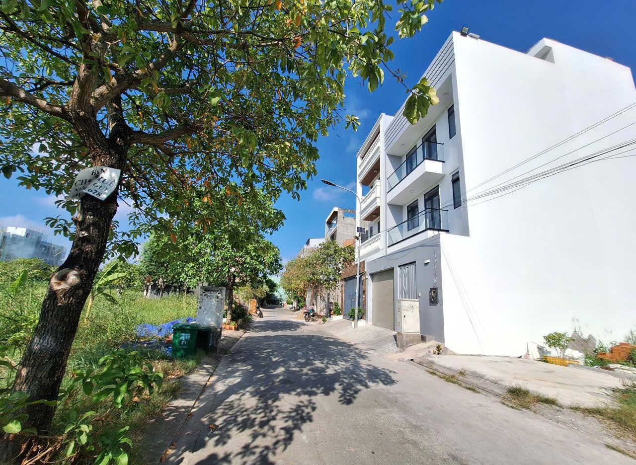 NỀN ĐẤT ĐƯỜNG 16M, CẠNH LÊ VĂN LƯƠNG, 5X19M, 7.2 TỶ, SỔ RIÊNG, XÂY TỰ DO 15987620