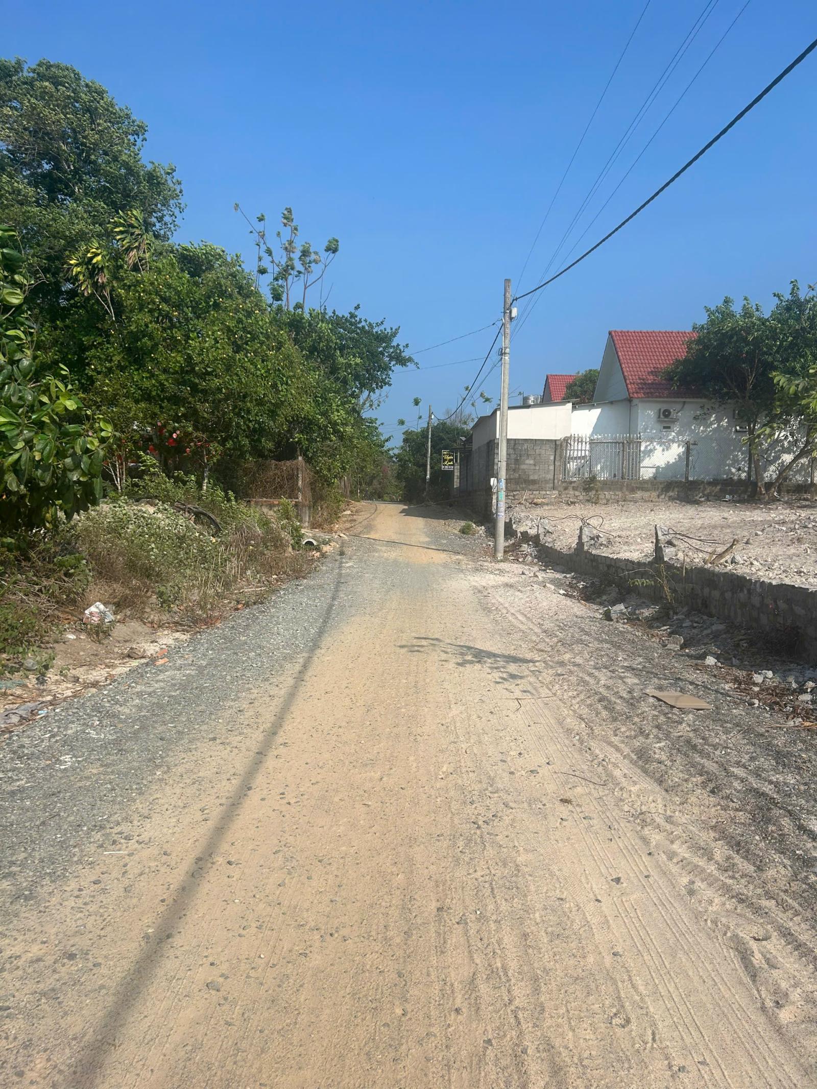 Bán 14.8 x 25m đất thổ cư Nguyễn Trường Tộ nối dài, LaGi giá rẻ 148tr/m ngang 15987638