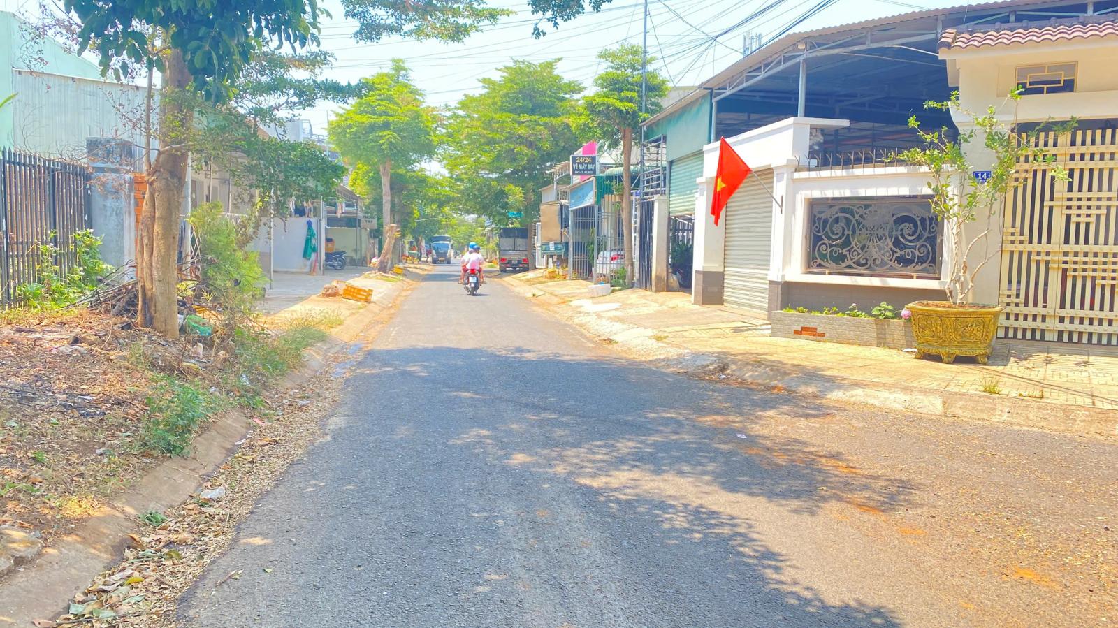 Đất 2 mặt tiền lô 90, trung tâm đức trọng, lâm đồng 15987644