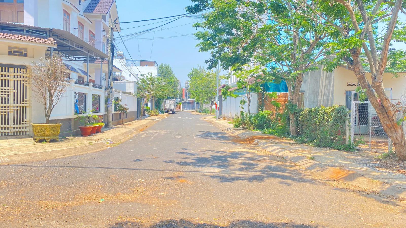 Đất 2 mặt tiền lô 90, trung tâm đức trọng, lâm đồng 15987644