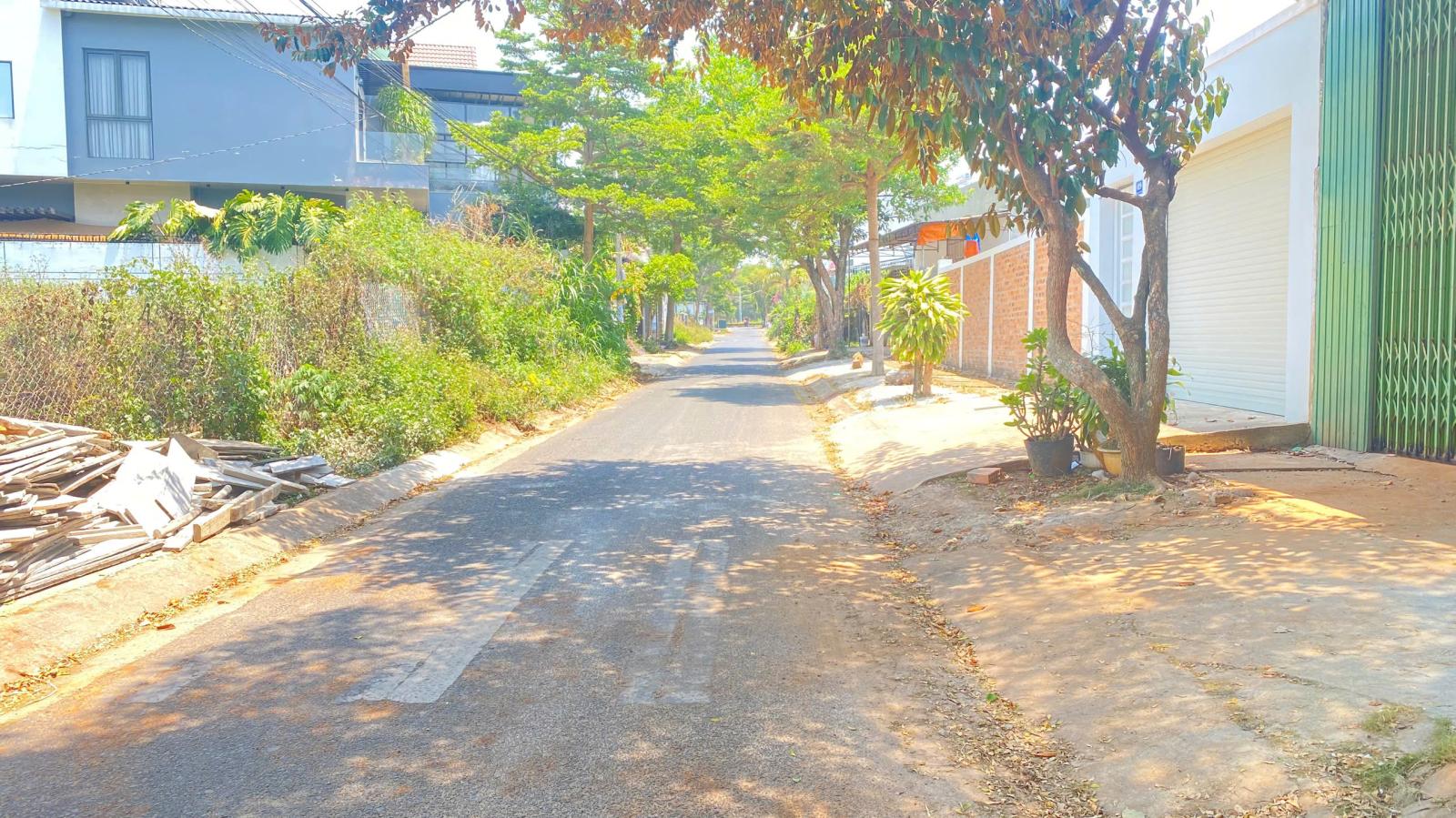 Đất 2 mặt tiền lô 90, trung tâm đức trọng, lâm đồng 15987644