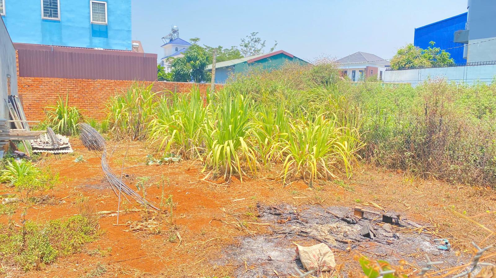 Đất 2 mặt tiền lô 90, trung tâm đức trọng, lâm đồng 15987644