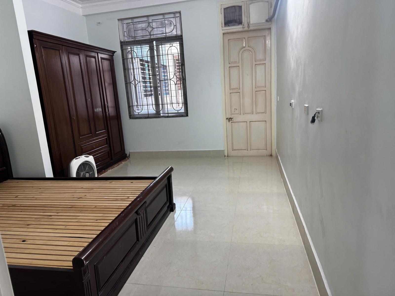Cho thuê nhà riêng Phan Chu Trinh, Khai Quang, Vĩnh Yên. DT 80m2 15987689