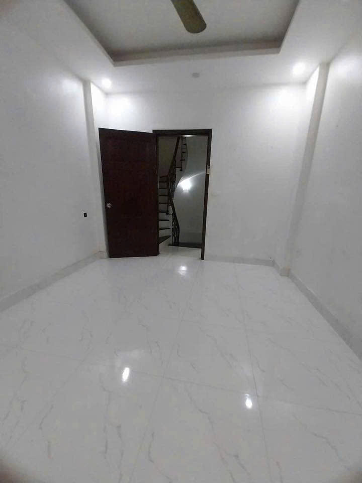 CC cần cho thuê nhà Nguyễn Lương  Bằng, 5 tầng x 30m2, 3 ngủ khép kín, ở hoặc KD nhỏ 15987742